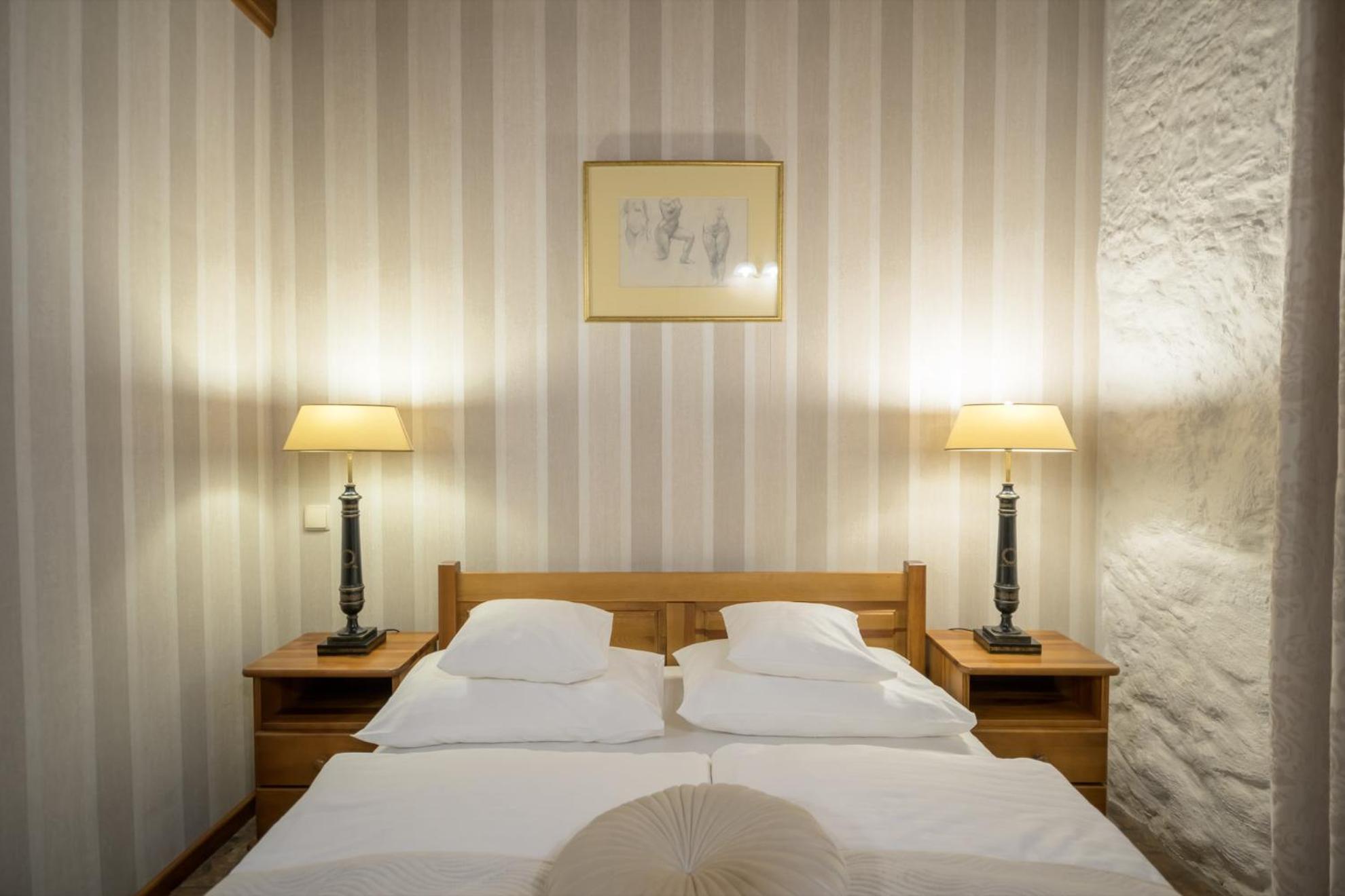 Zabi Dwor - Hotel - Restauracja - Spa 锡隆纳葛拉 外观 照片