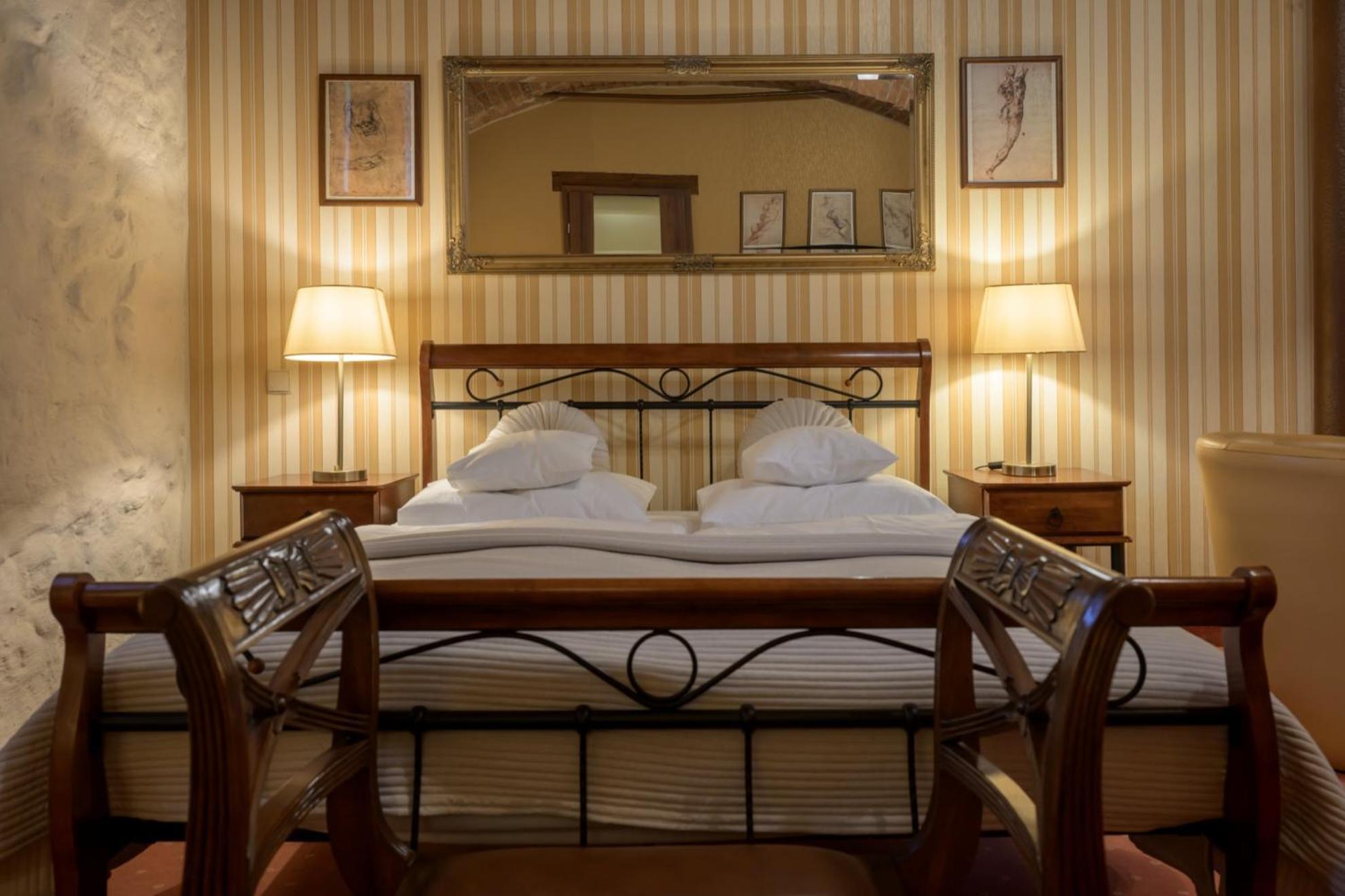 Zabi Dwor - Hotel - Restauracja - Spa 锡隆纳葛拉 外观 照片